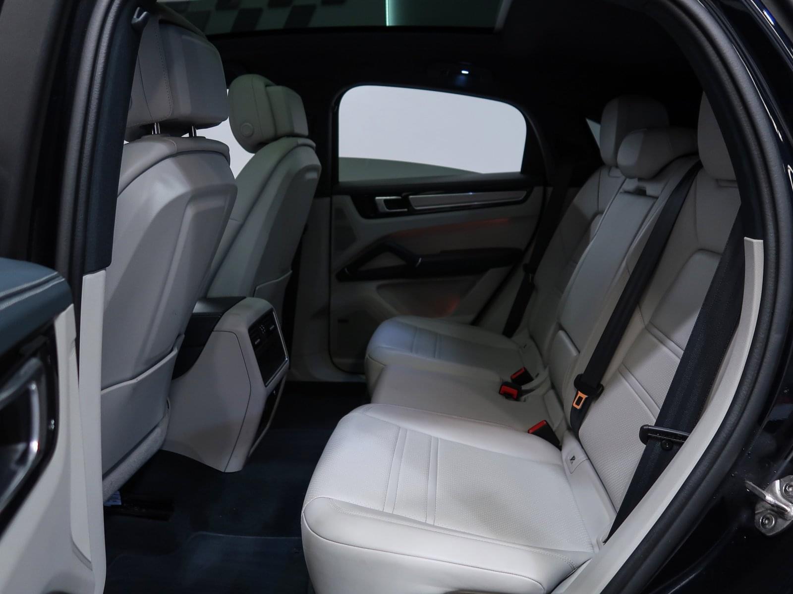 PORSCHE CAYENNE COUPE E HYBRID PLATINIUM EDITION 462CV 21 