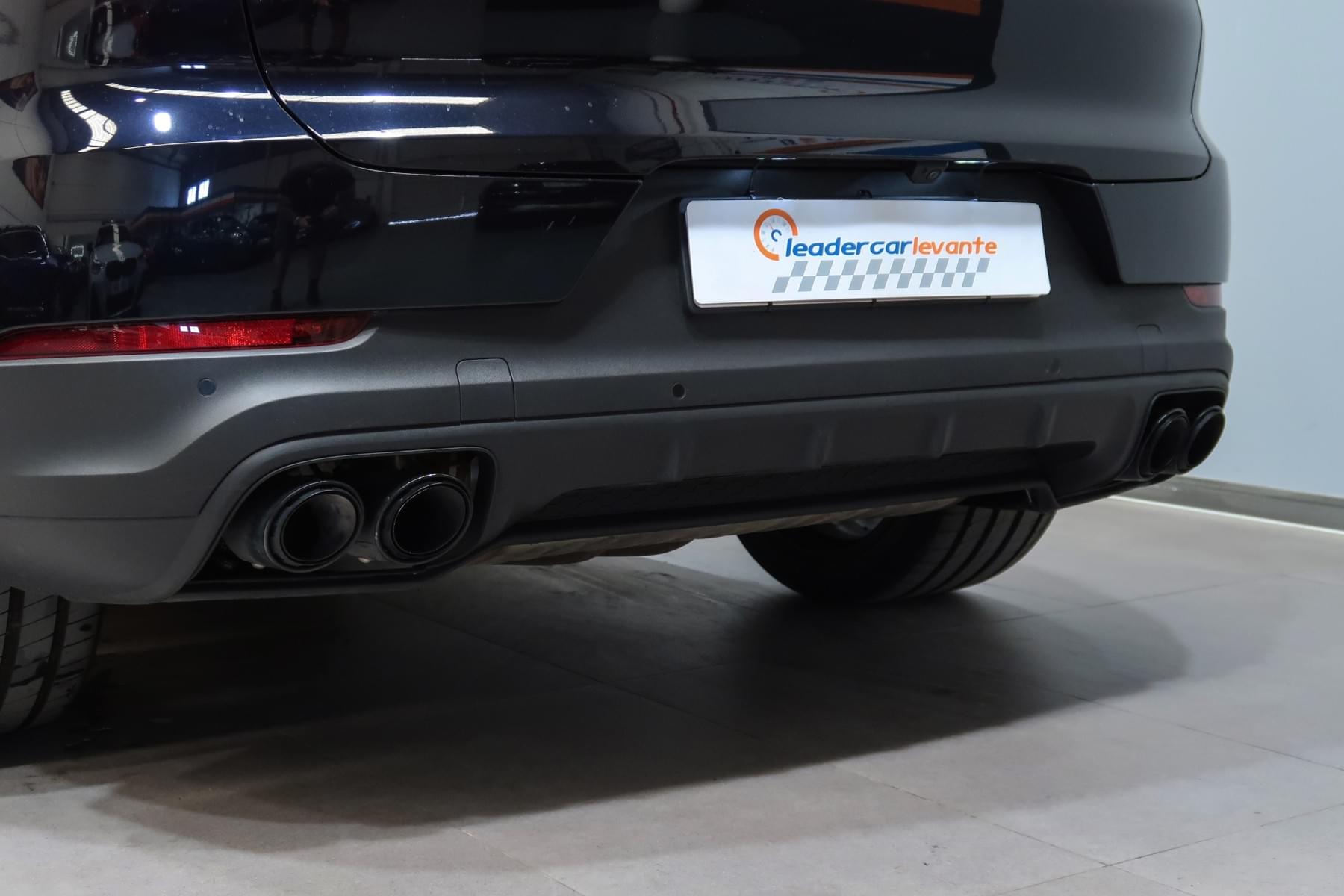 PORSCHE CAYENNE COUPE E HYBRID PLATINIUM EDITION 462CV 11 