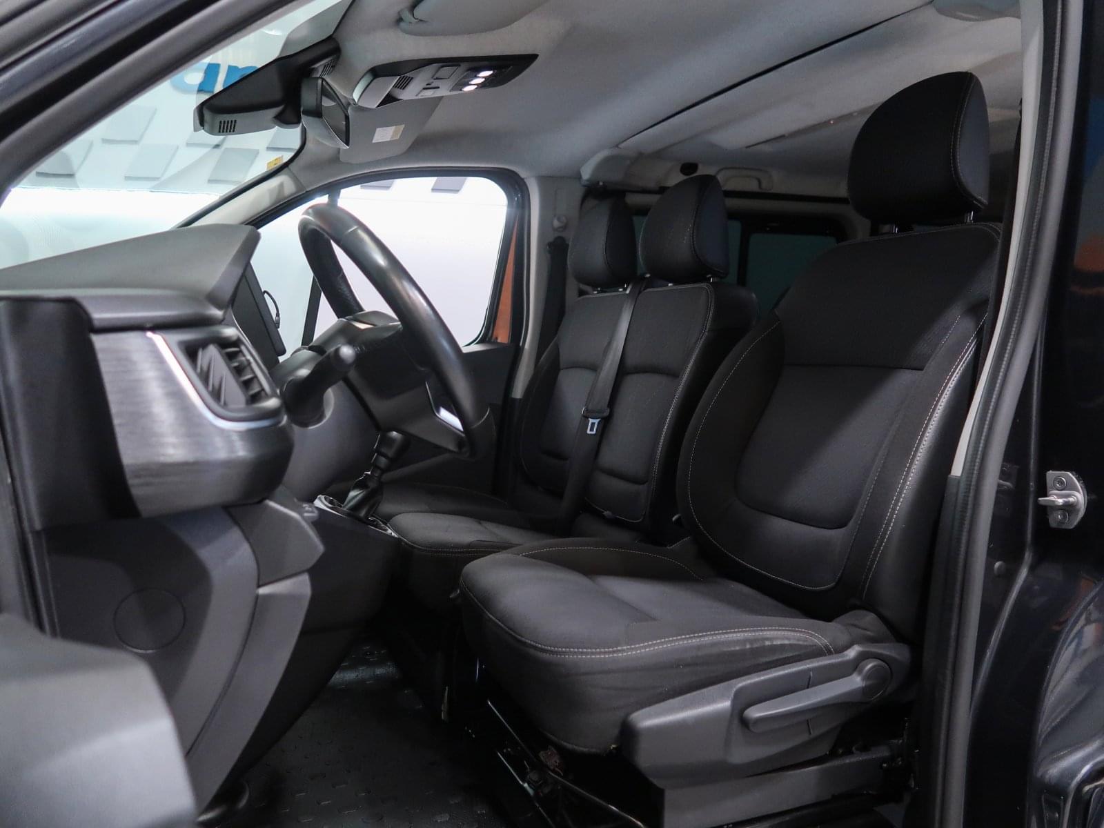 RENAULT TRAFIC COMBI 2.0 9 LARGO ENERGY BLUE 150CV 18 