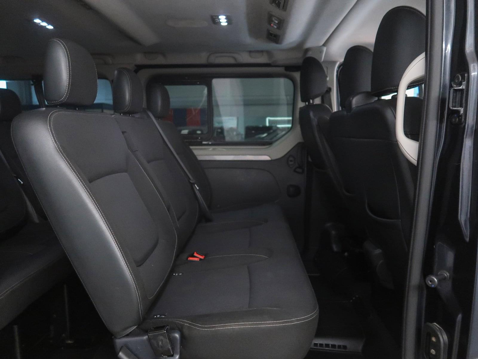 RENAULT TRAFIC COMBI 2.0 9 LARGO ENERGY BLUE 150CV 38 