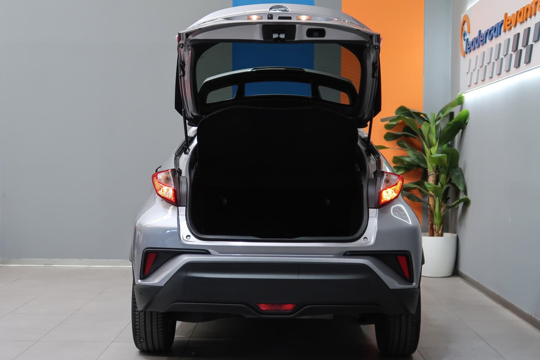 TOYOTA CHR 1.8 125H ADVANCE 15 