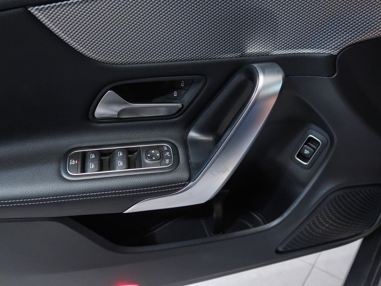 MERCEDES-BENZ CLA 200D DCT 150CV 28 