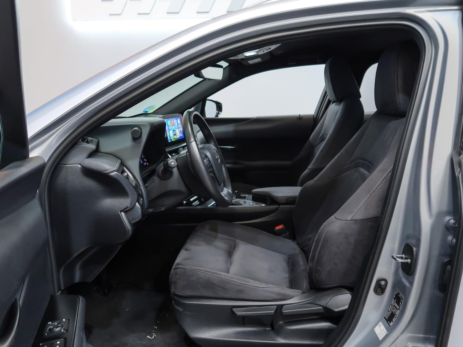 LEXUS UX 250H 19 