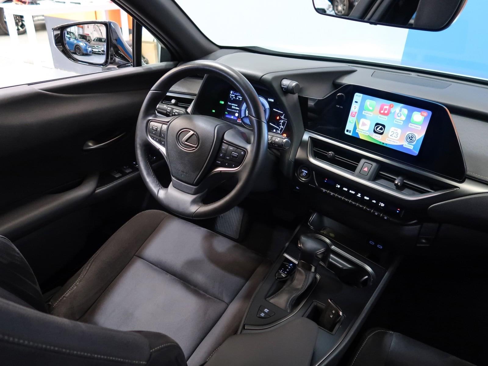 LEXUS UX 250H 27 