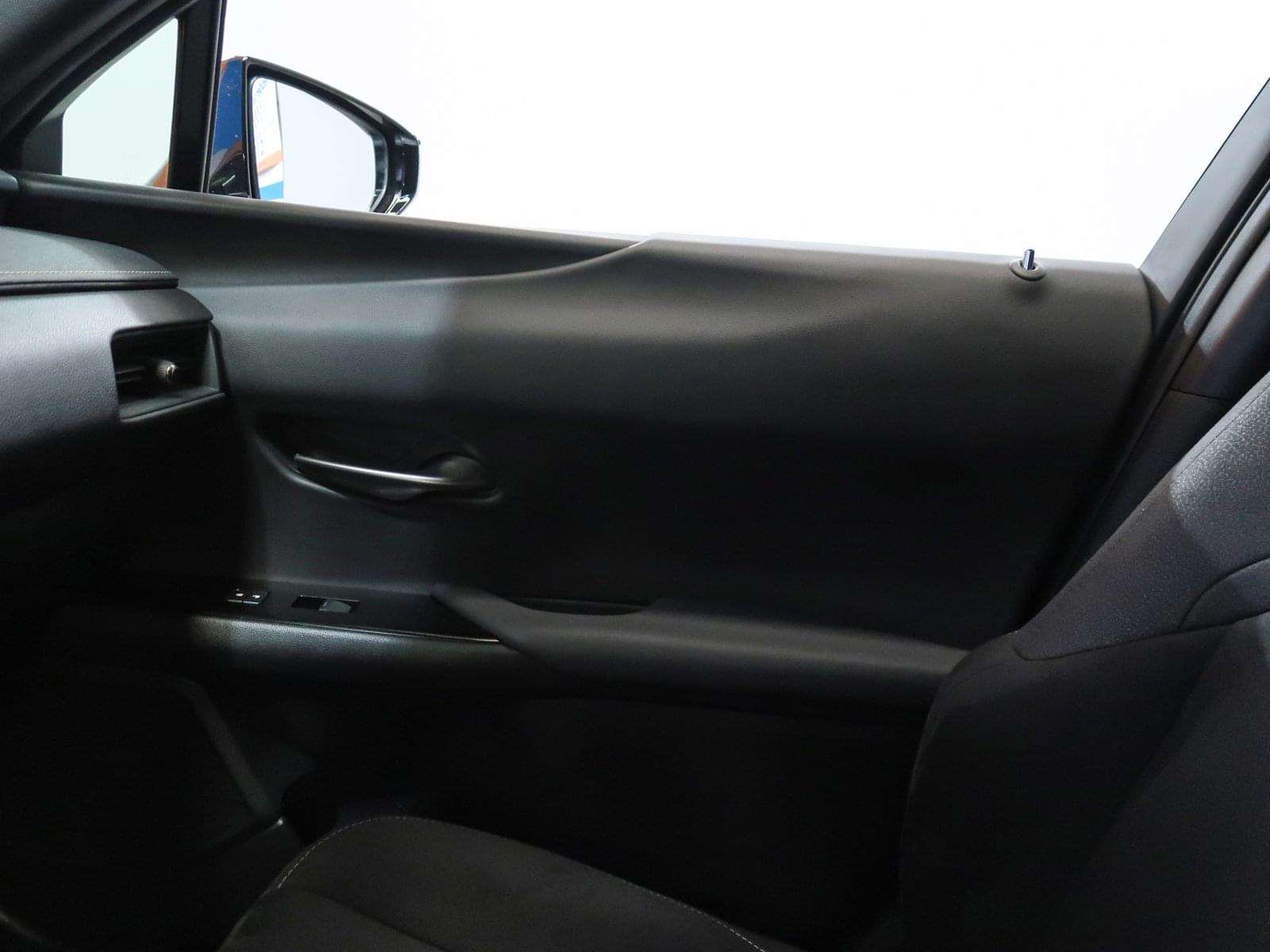 LEXUS UX 250H 32 