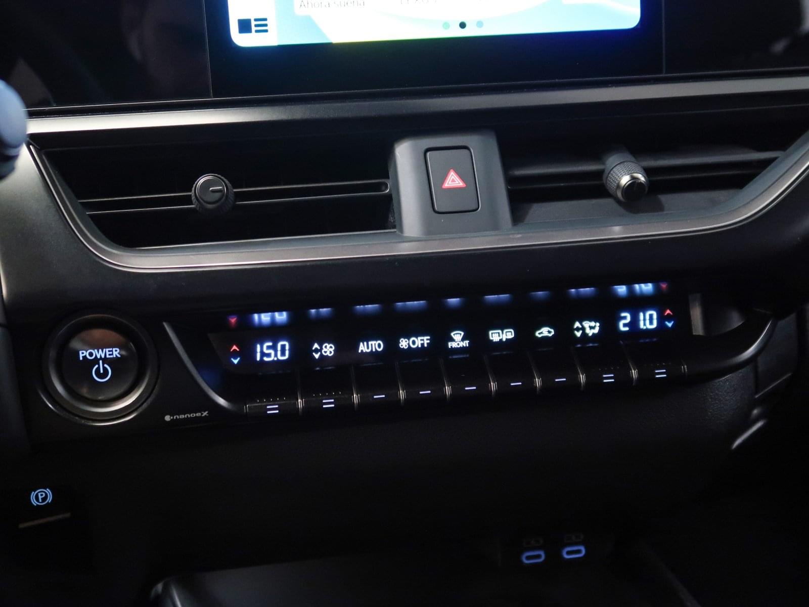 LEXUS UX 250H 34 