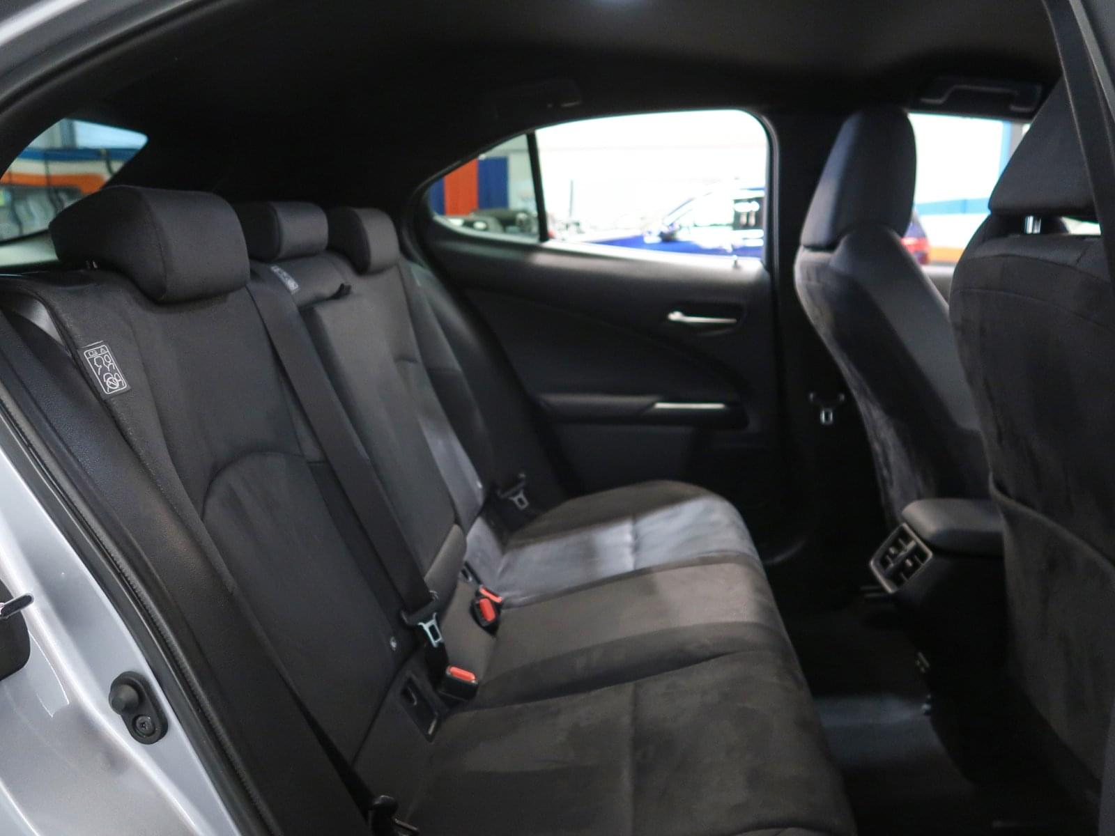 LEXUS UX 250H 22 