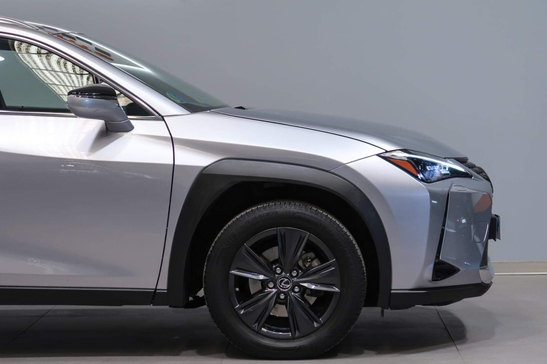 LEXUS UX 250H 6 