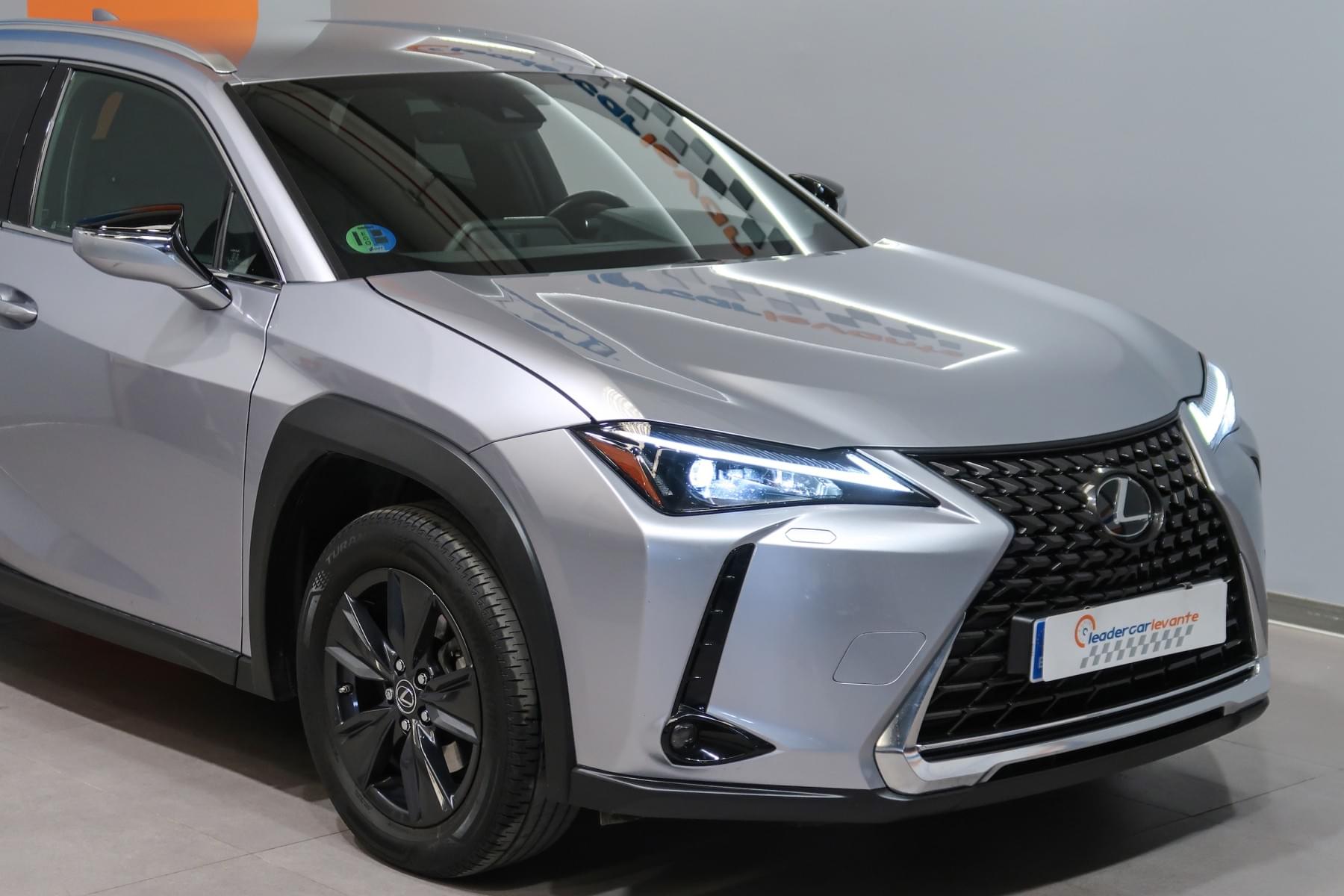 LEXUS UX 250H 7 