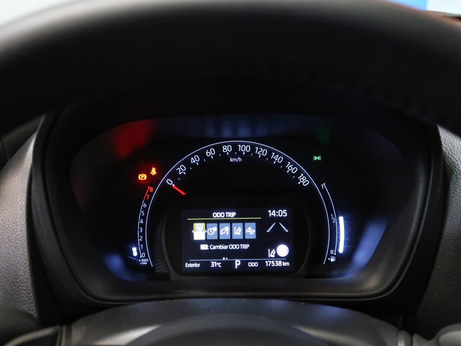 TOYOTA AYGO X CROSS 1.0 UNDERCOVER JUN TAKAHASHI VVTI 72 CV 35 