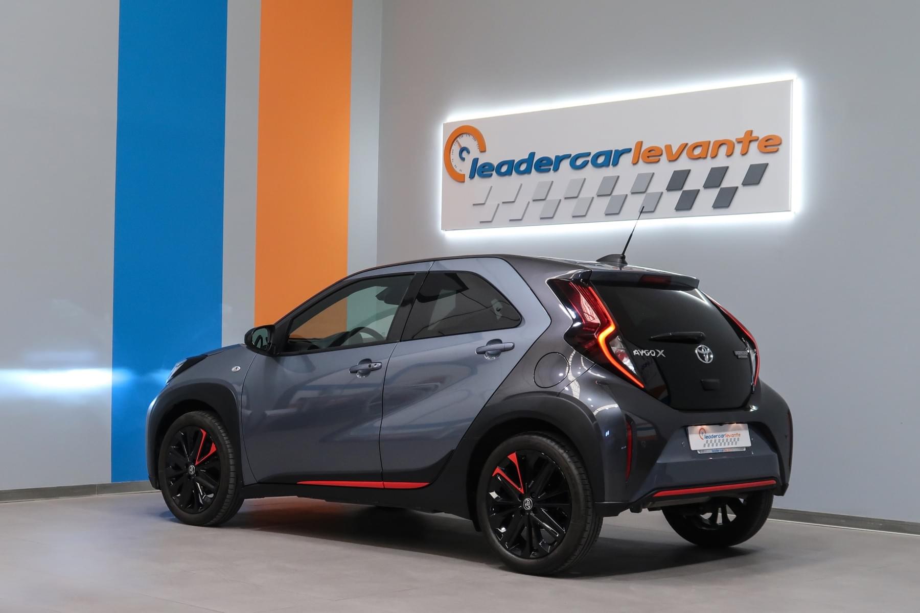 TOYOTA AYGO X CROSS 1.0 UNDERCOVER JUN TAKAHASHI VVTI 72 CV 12 