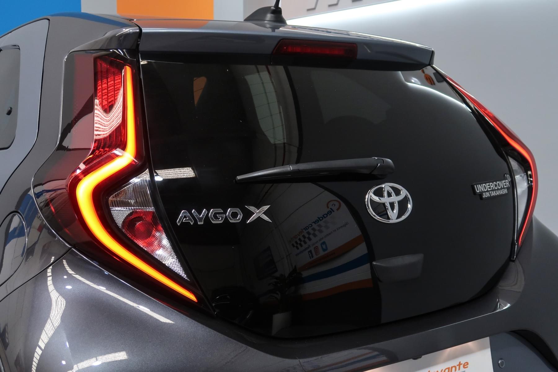 TOYOTA AYGO X CROSS 1.0 UNDERCOVER JUN TAKAHASHI VVTI 72 CV 15 