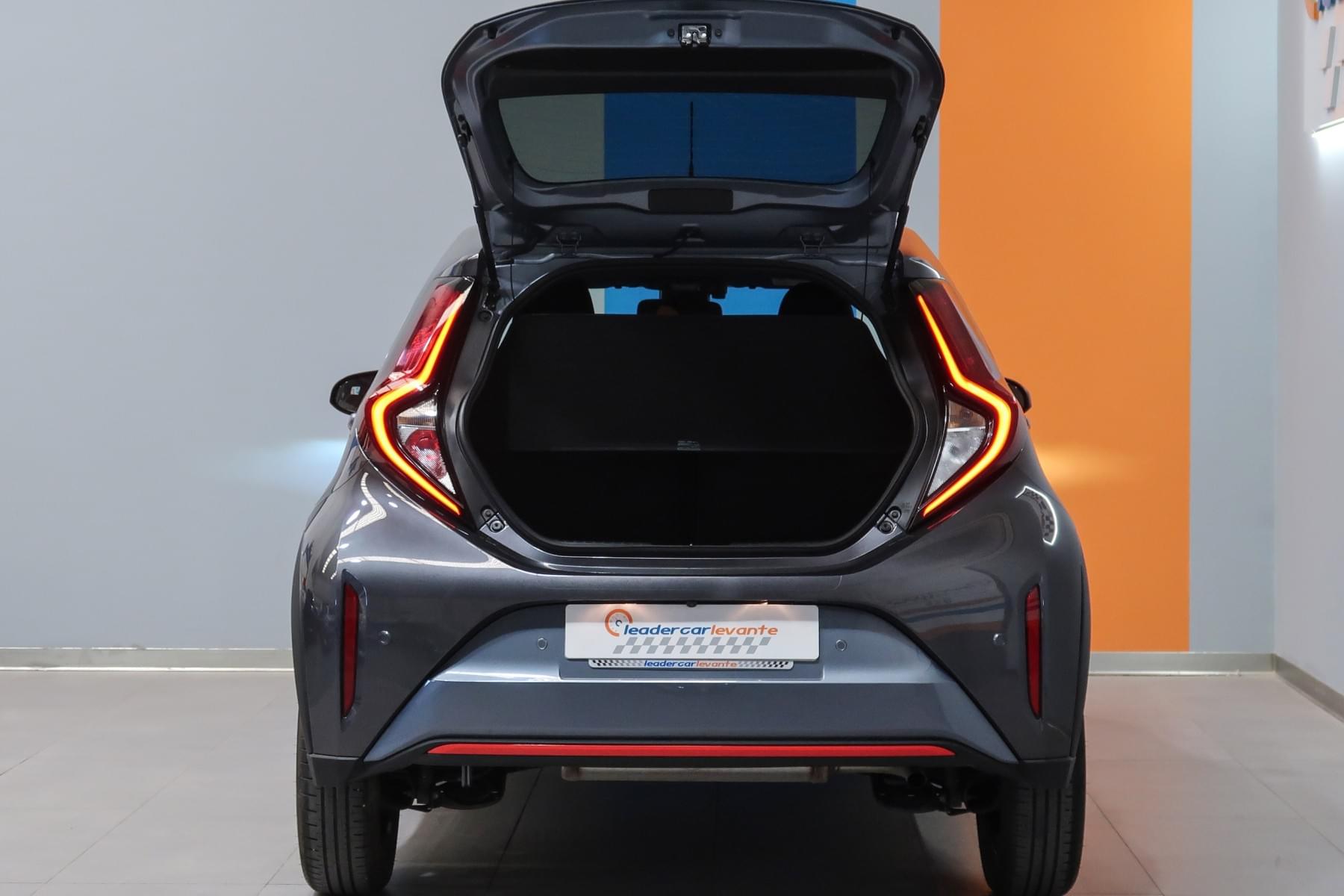 TOYOTA AYGO X CROSS 1.0 UNDERCOVER JUN TAKAHASHI VVTI 72 CV 17 