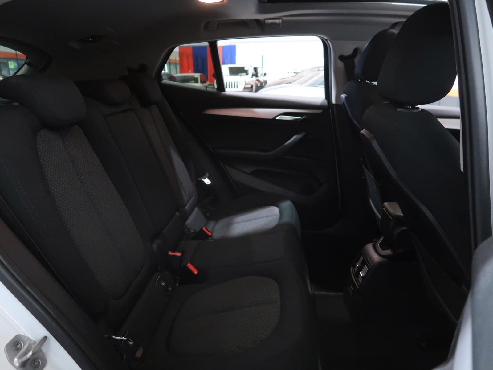 BMW X2 SDRIVE 18I ADVANTAGE 1.5 140CV AT7 23 