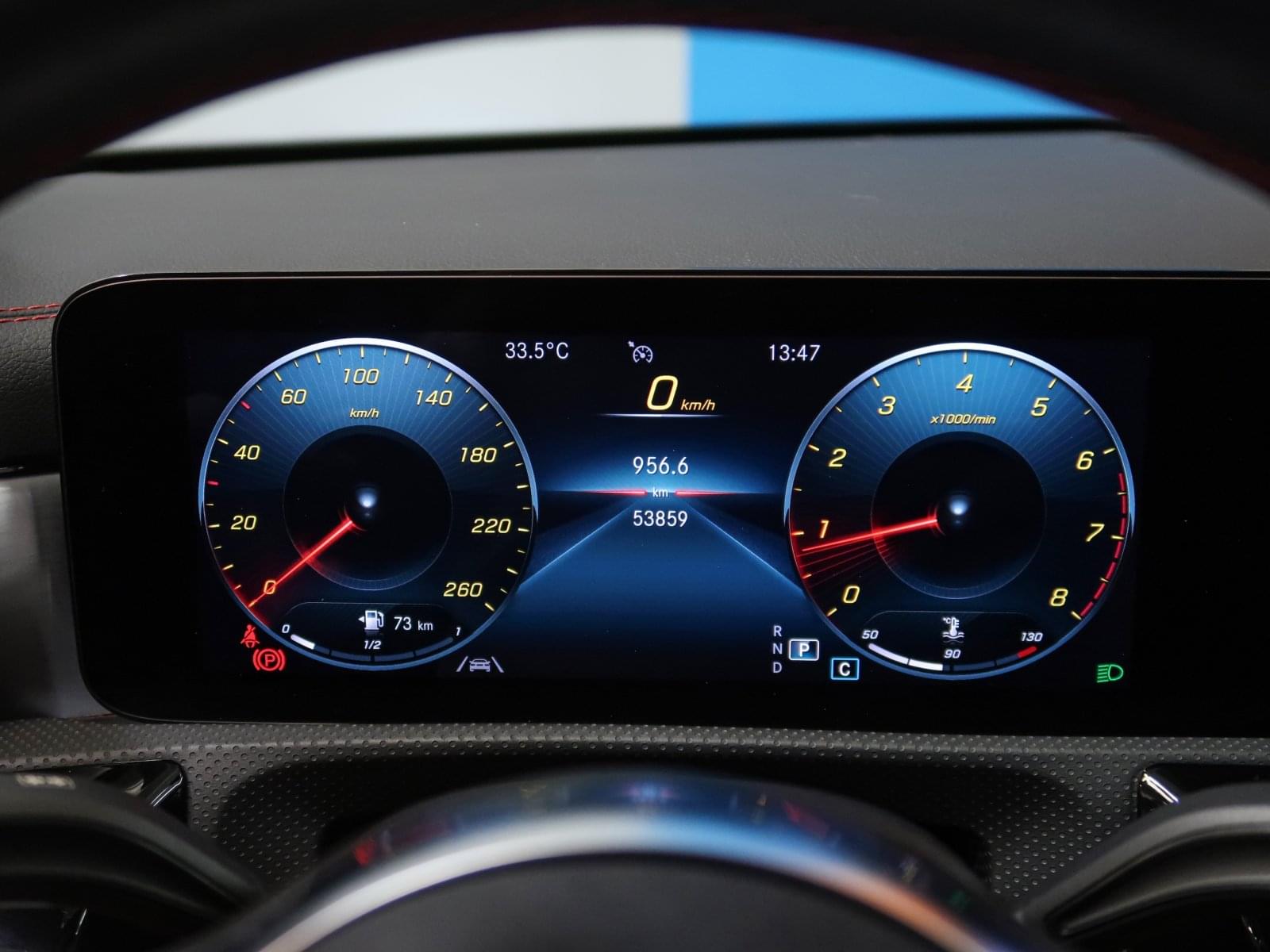 MERCEDES-BENZ CLASE CLA 200 AMG LINE 163CV 31 