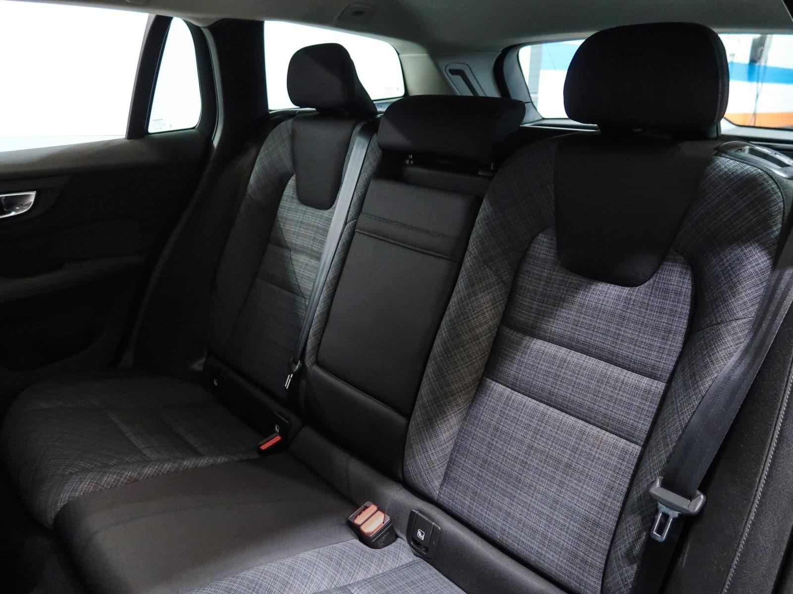 VOLVO V60 2.0 B4  CORE AUTO 197CV 21