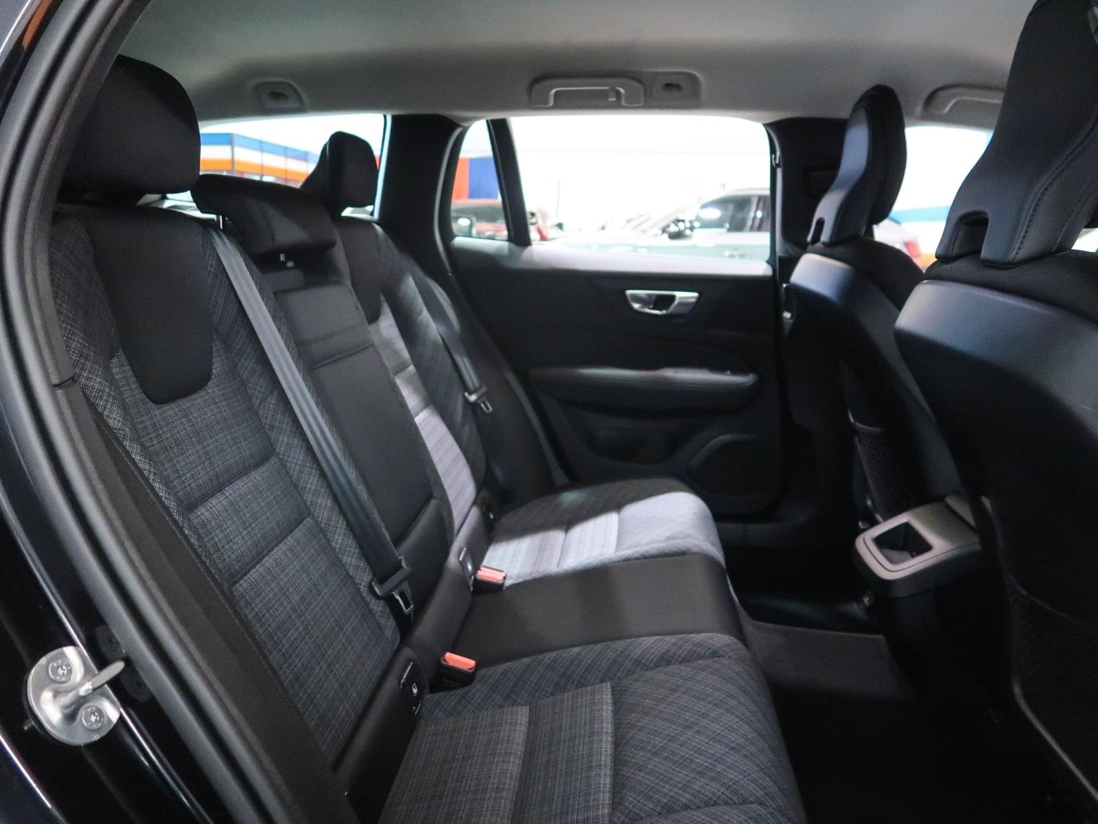 VOLVO V60 2.0 B4  CORE AUTO 197CV 25