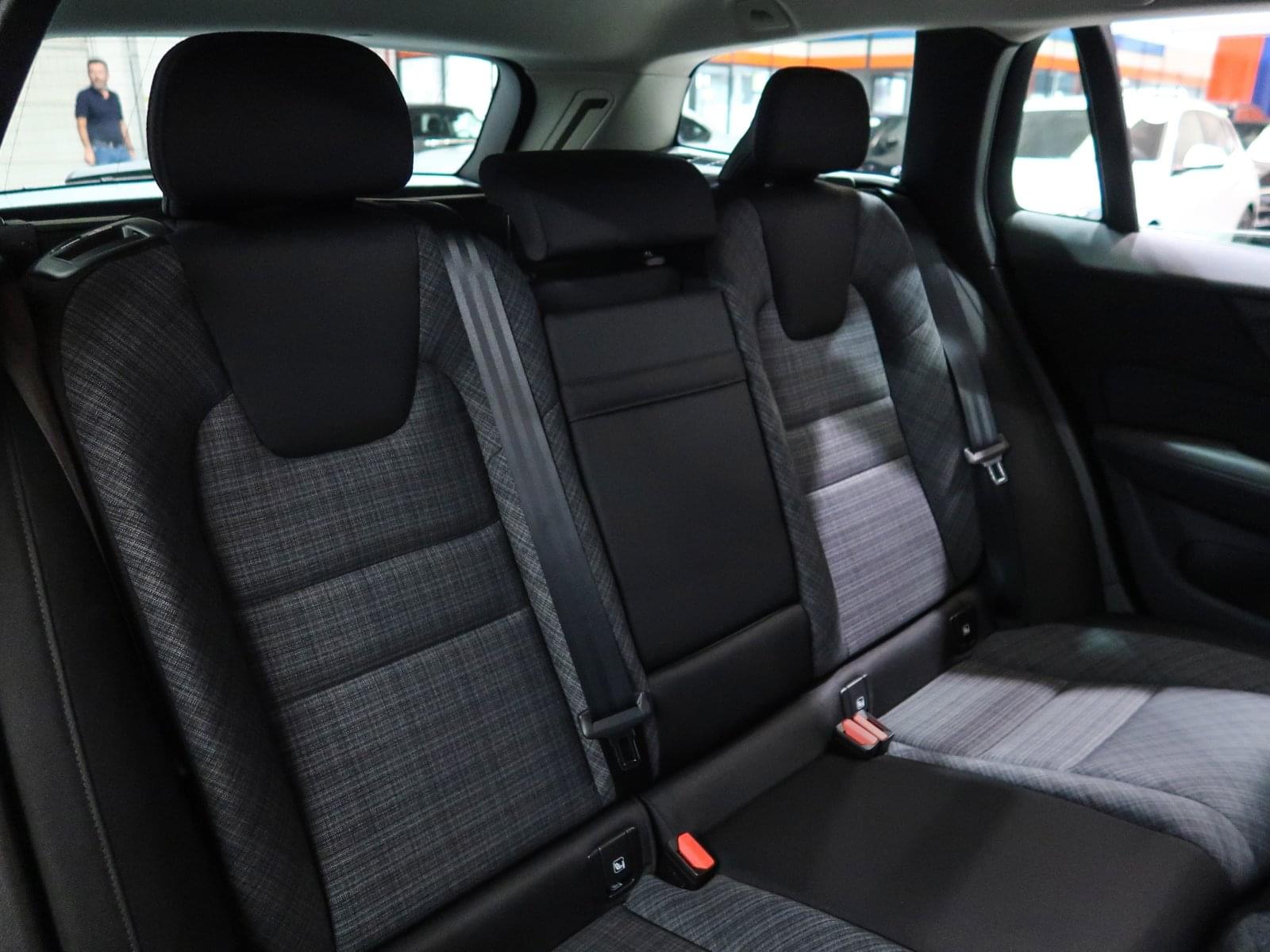 VOLVO V60 2.0 B4  CORE AUTO 197CV 26