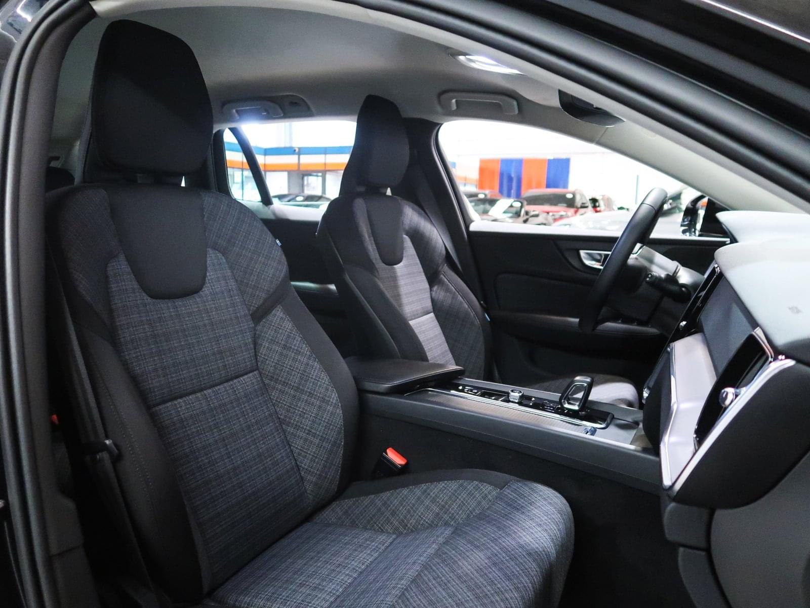 VOLVO V60 2.0 B4  CORE AUTO 197CV 28