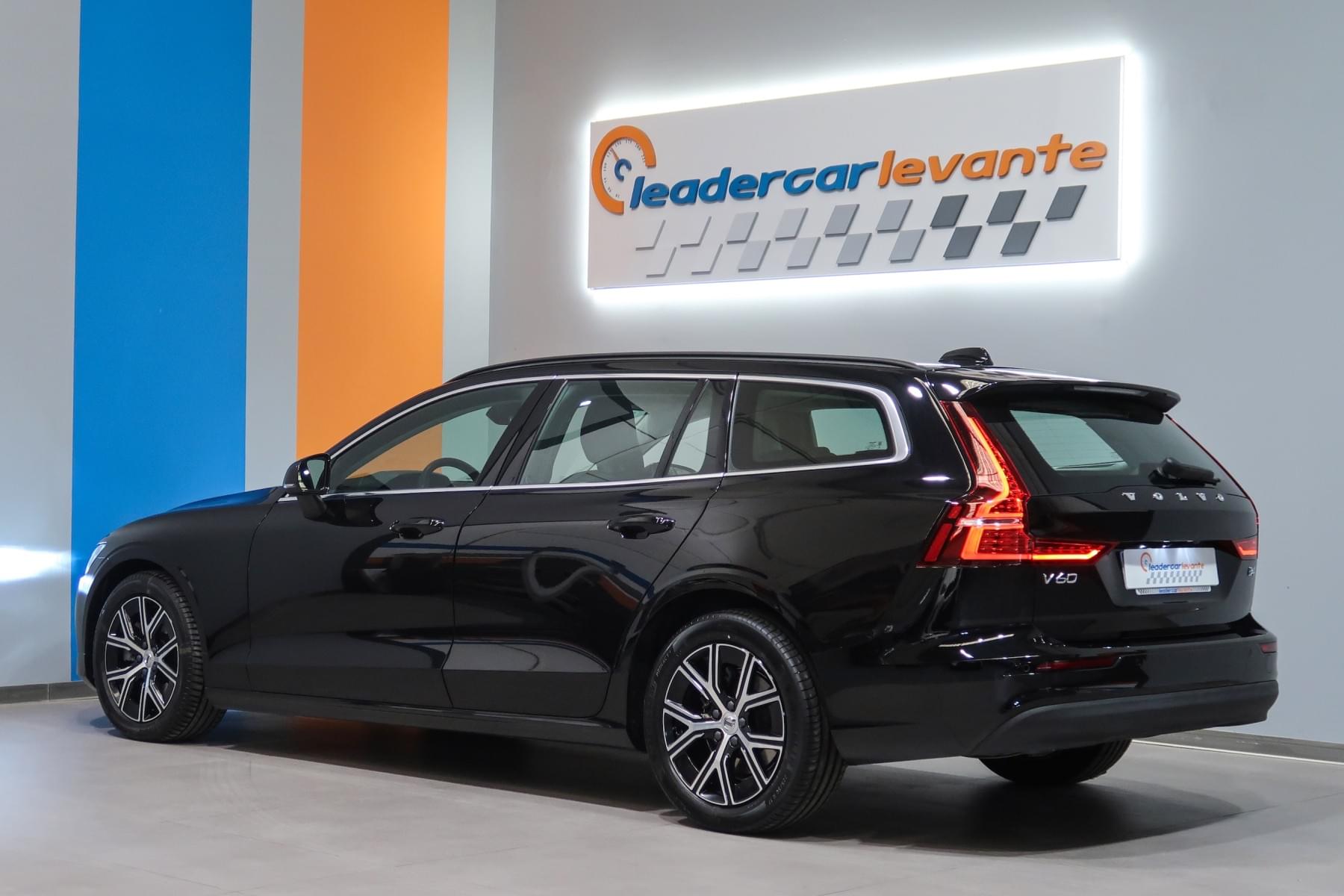 VOLVO V60 2.0 B4  CORE AUTO 197CV 12