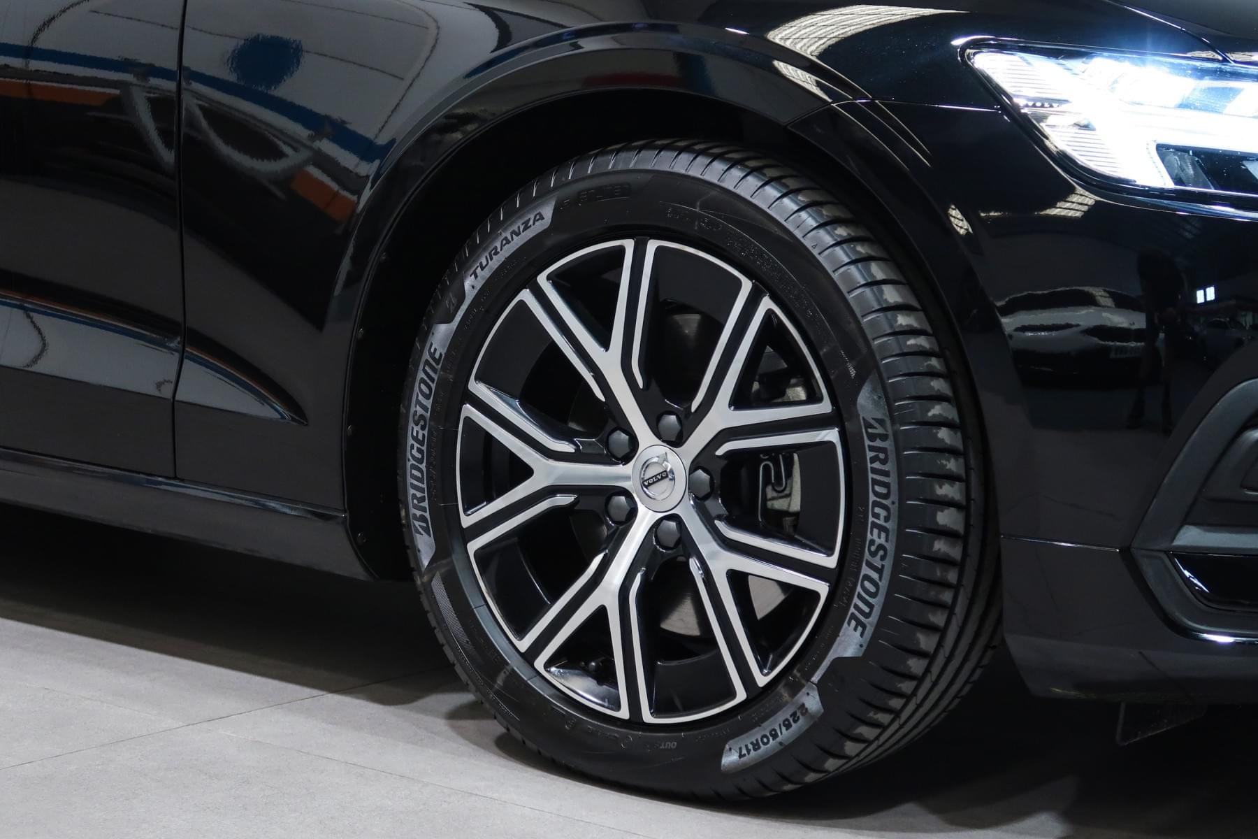 VOLVO V60 2.0 B4  CORE AUTO 197CV 8