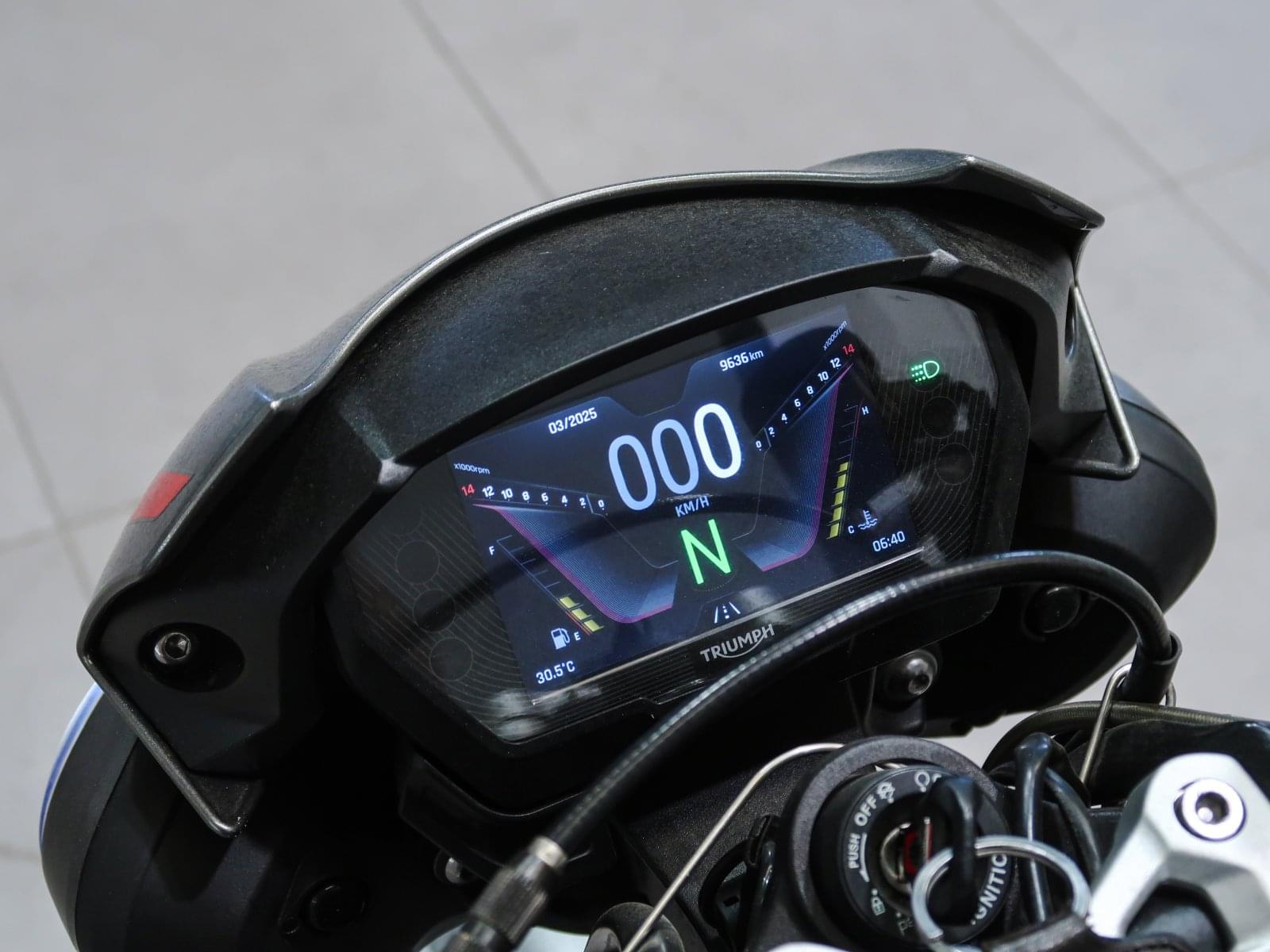 TRIUMPH STREET TRIPLE RS 124CV 15 