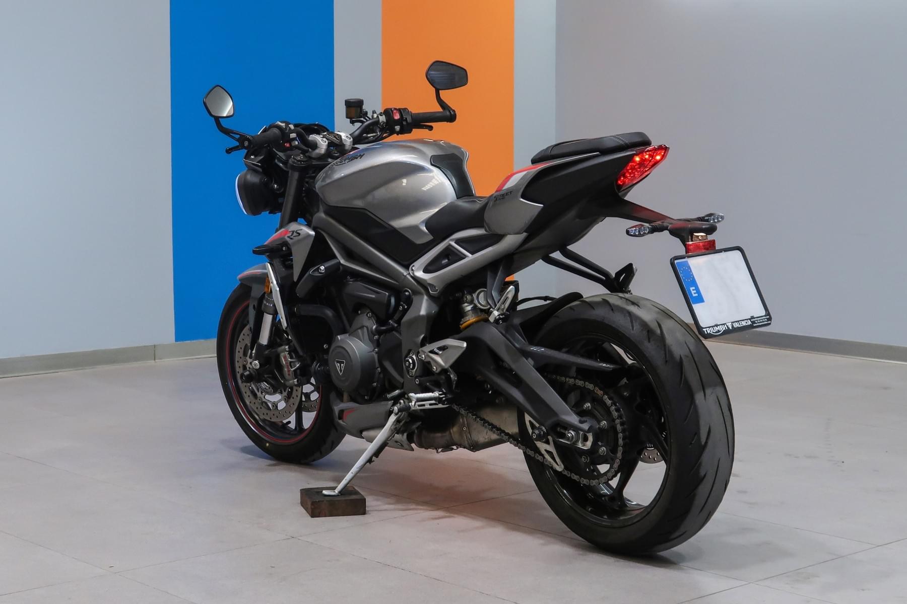 TRIUMPH STREET TRIPLE RS 124CV 7 