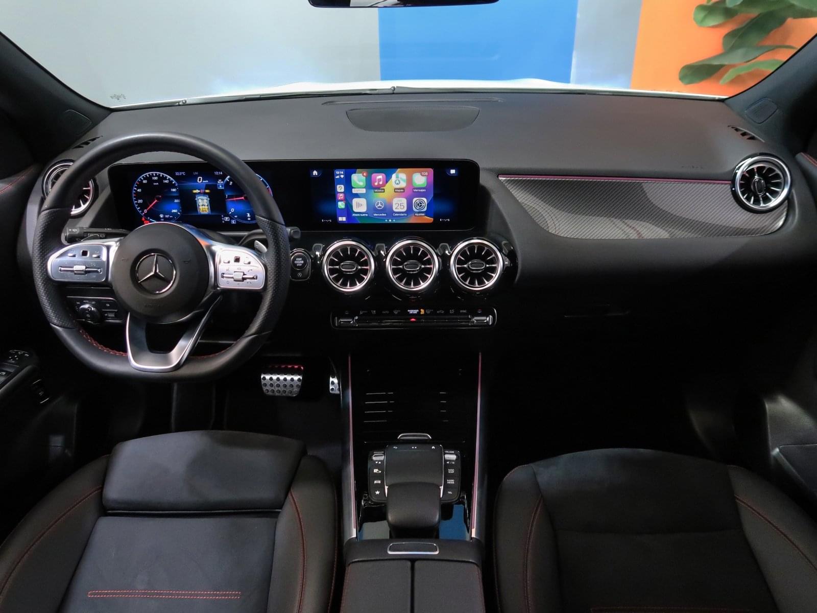 MERCEDES-BENZ CLASE GLA 200 D AMG LINE 150CV 17