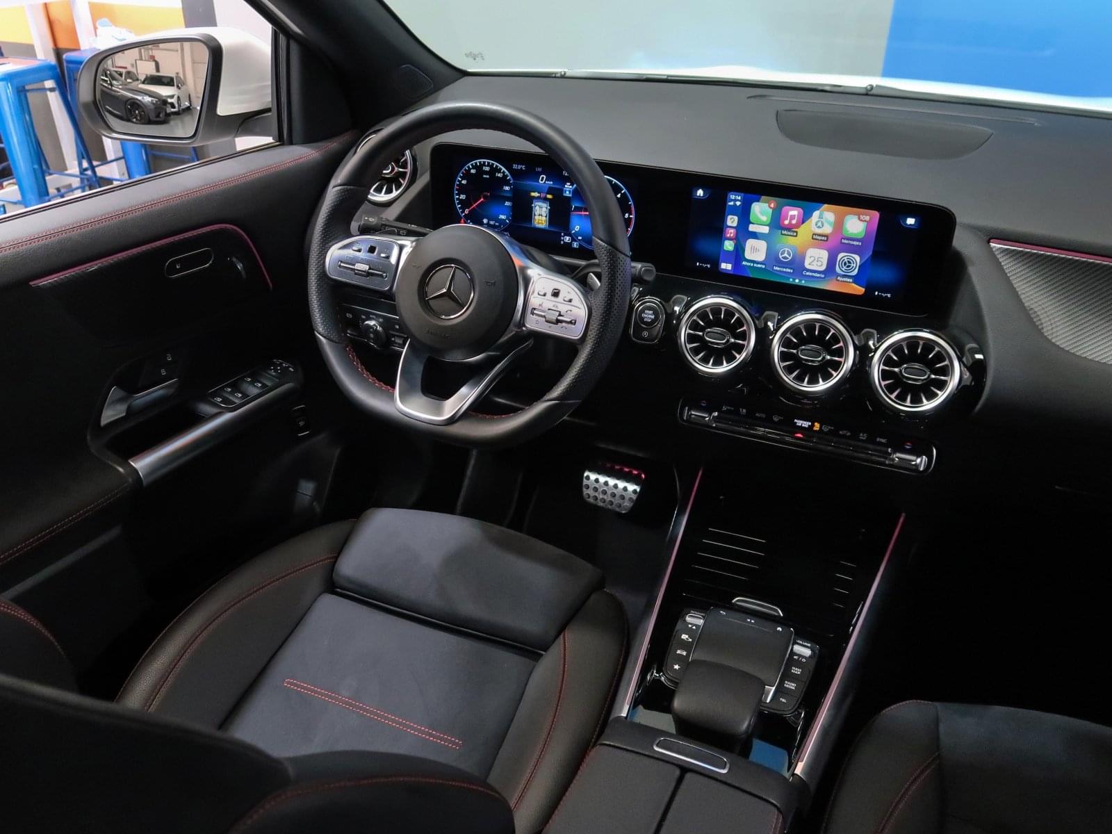 MERCEDES-BENZ CLASE GLA 200 D AMG LINE 150CV 28