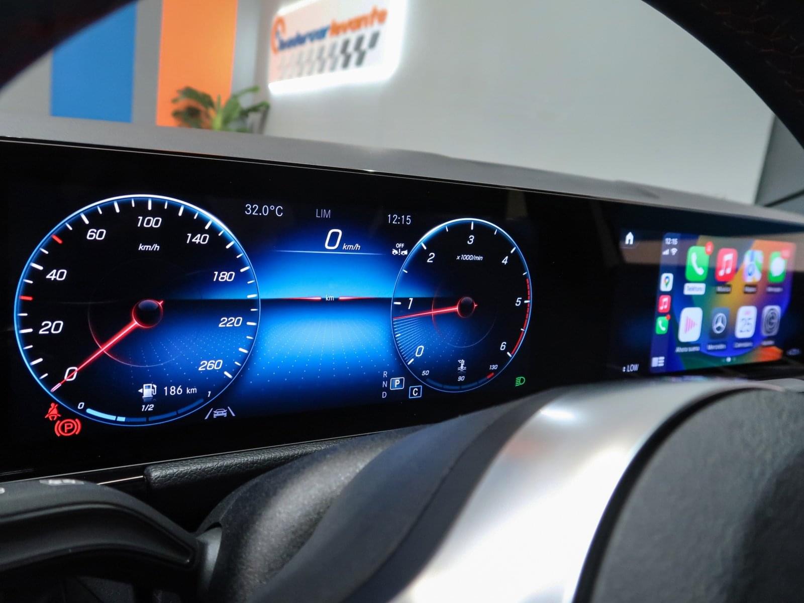 MERCEDES-BENZ CLASE GLA 200 D AMG LINE 150CV 33