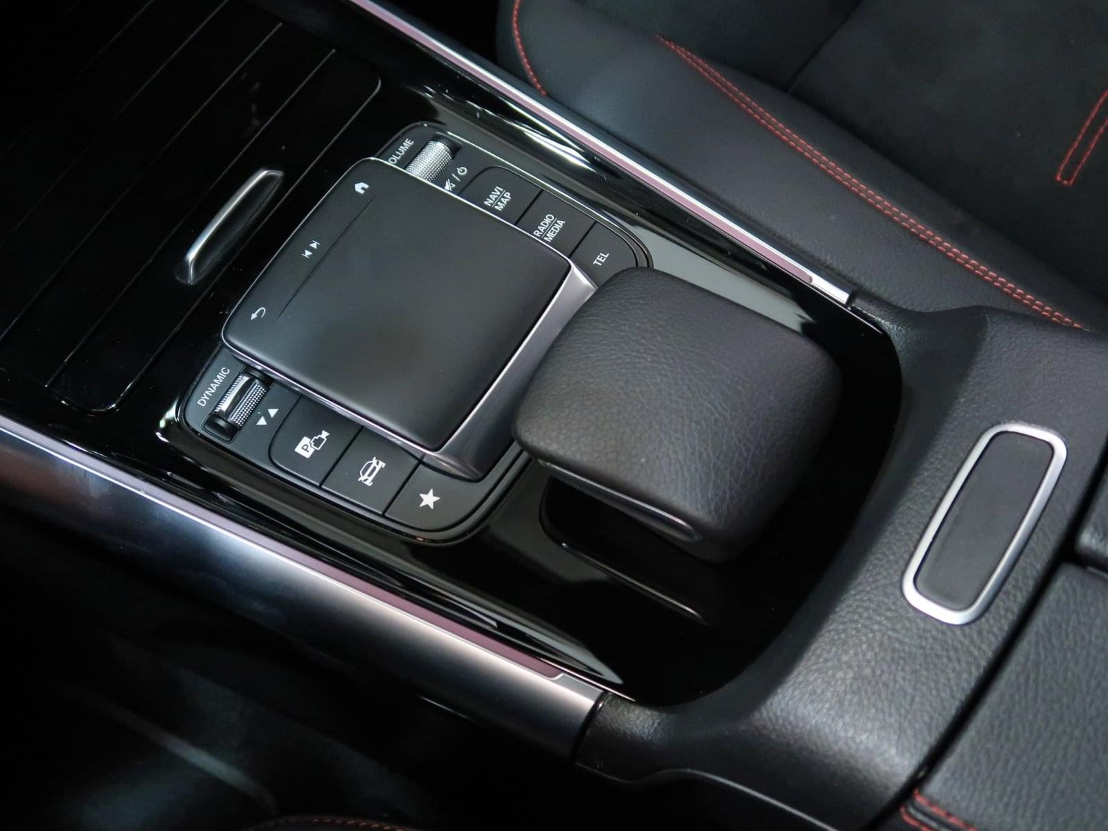 MERCEDES-BENZ CLASE GLA 200 D AMG LINE 150CV 40