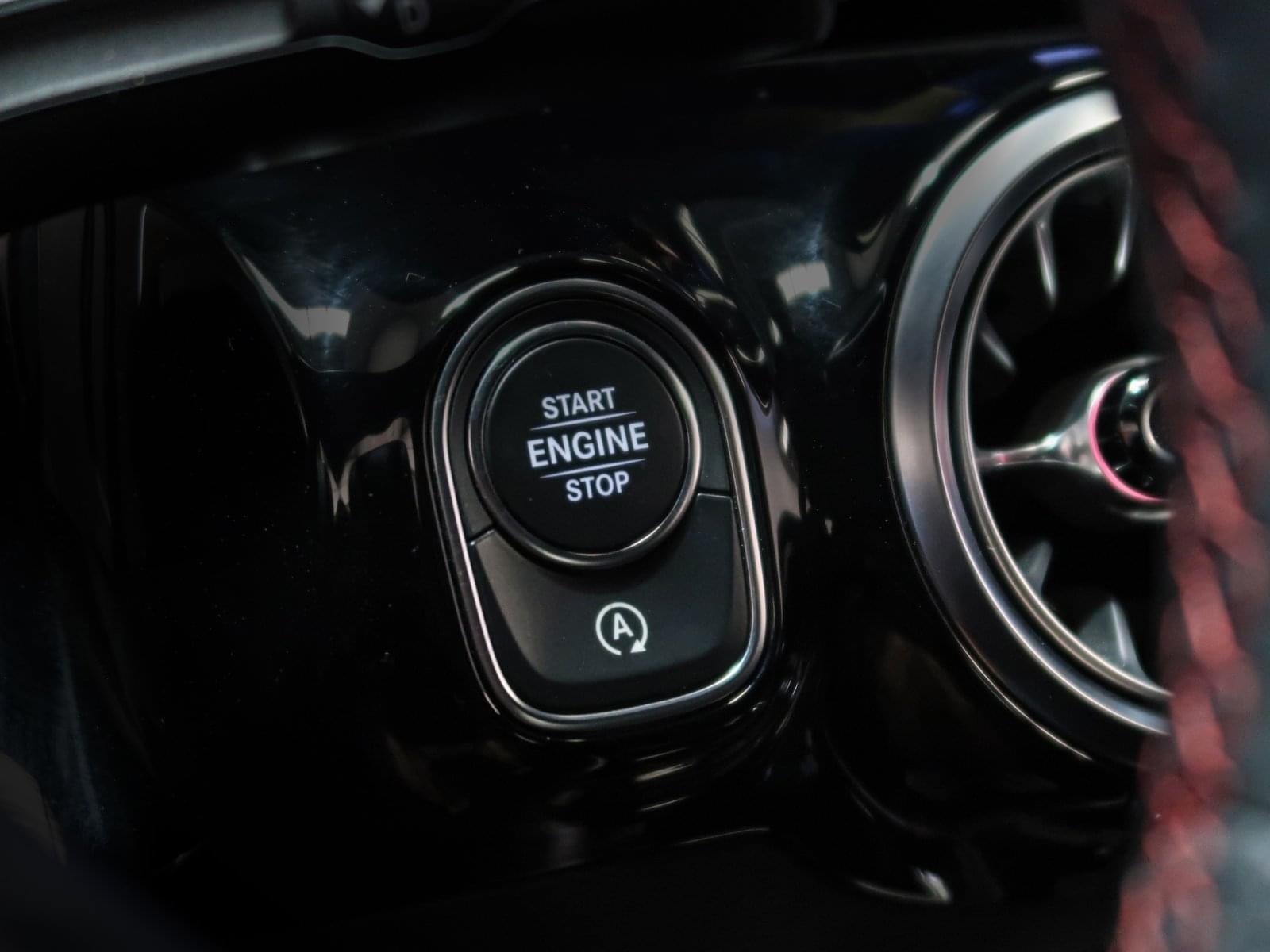 MERCEDES-BENZ CLASE GLA 200 D AMG LINE 150CV 41