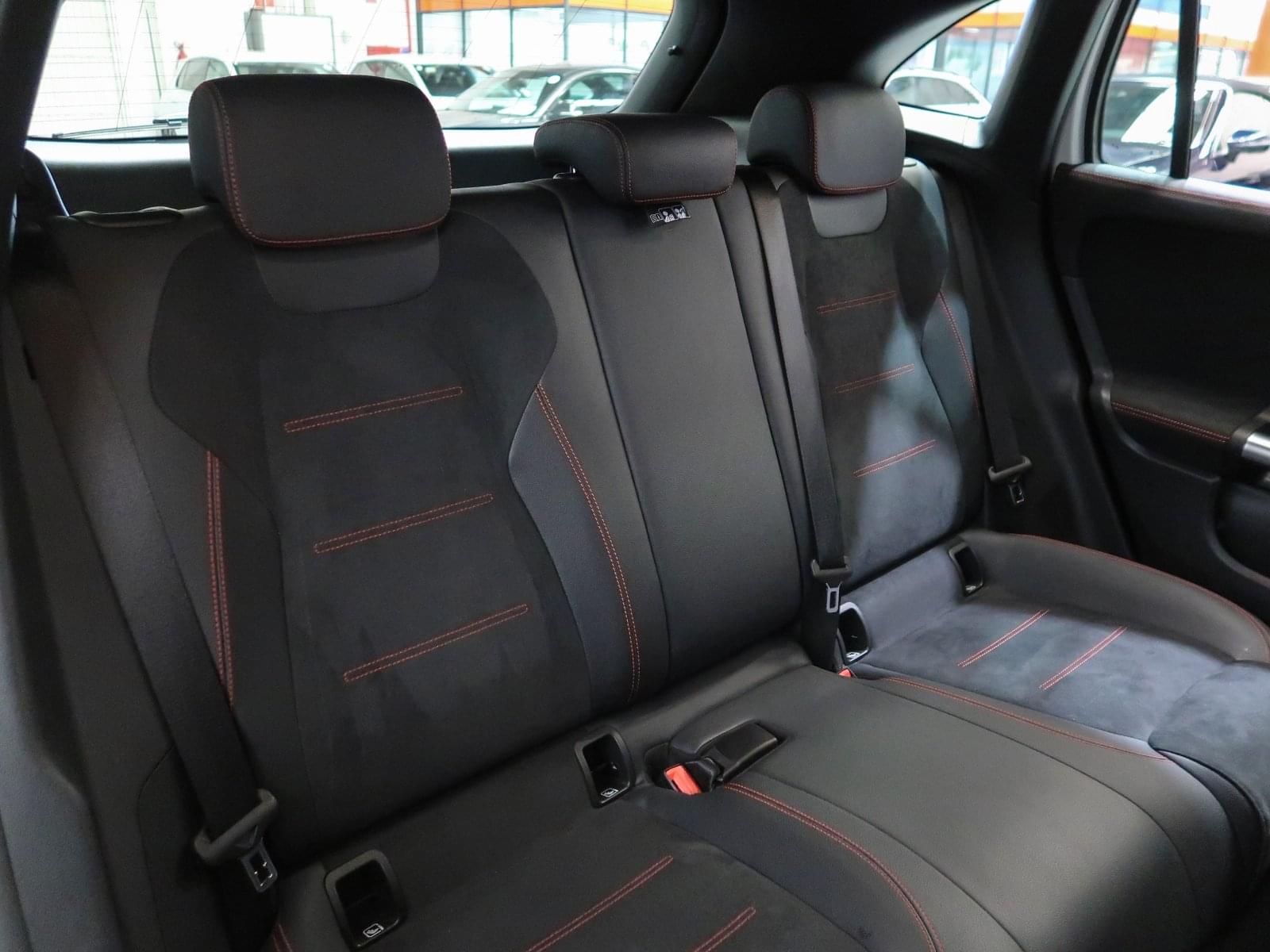 MERCEDES-BENZ CLASE GLA 200 D AMG LINE 150CV 25