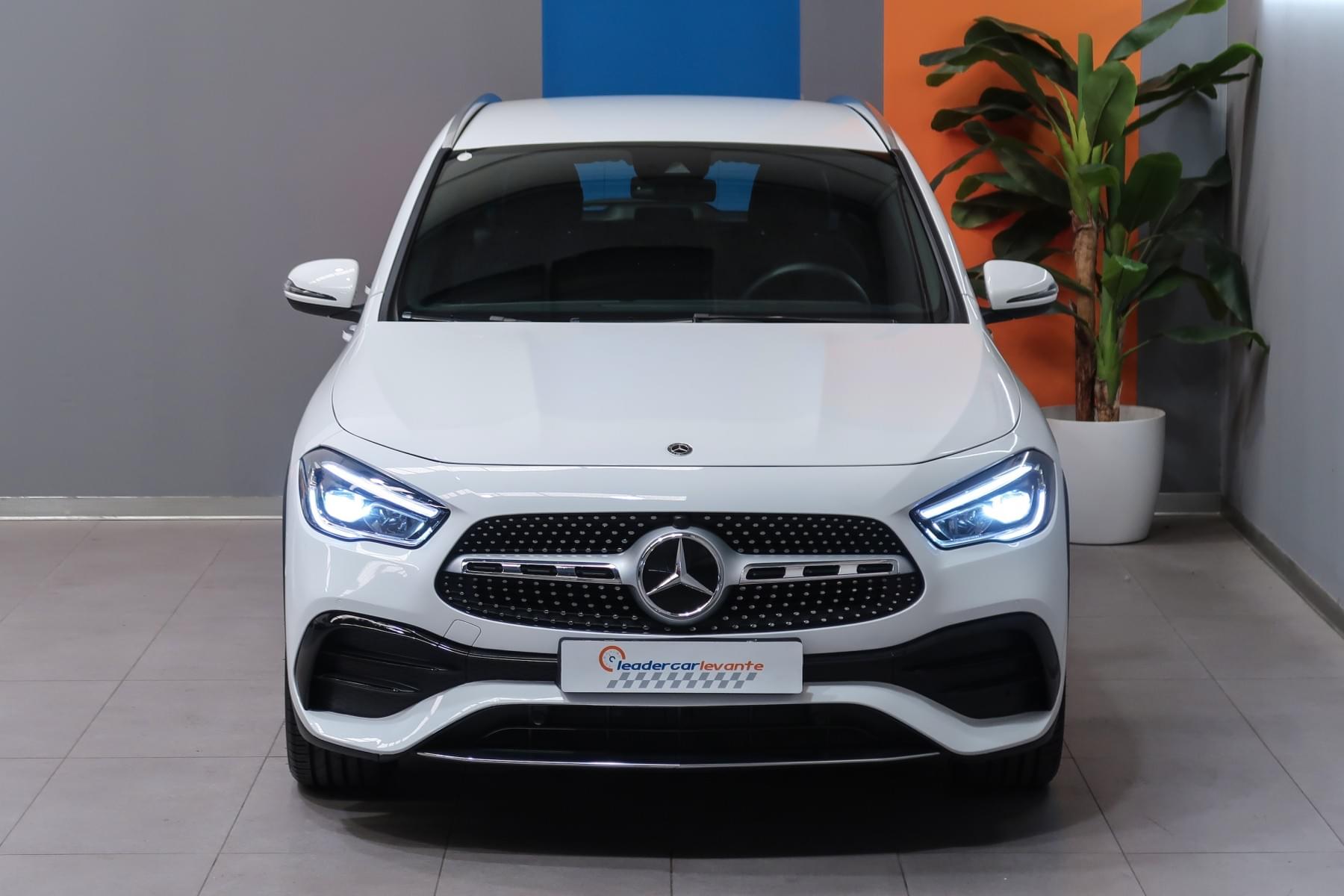 MERCEDES-BENZ CLASE GLA 200 D AMG LINE 150CV 9