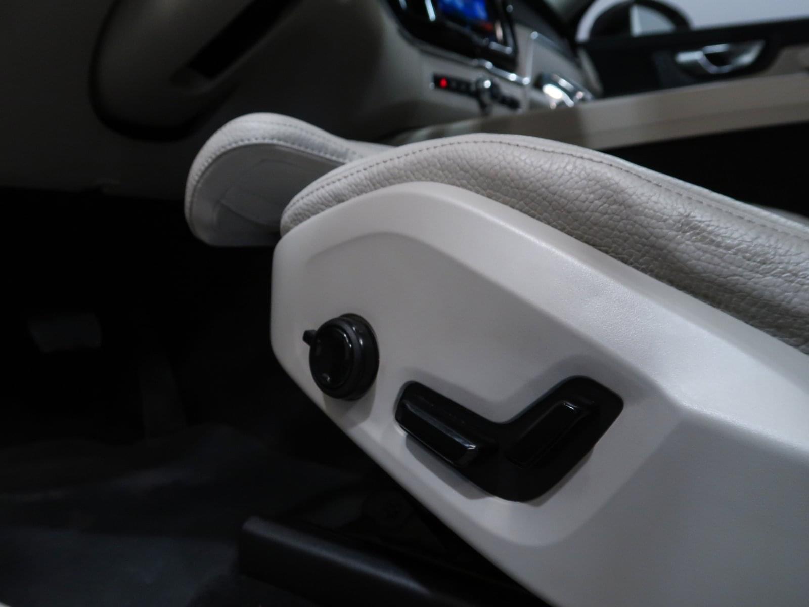 VOLVO XC60 2.6 T6 AWD RECHARGE INSCRIPTION 340CV 31