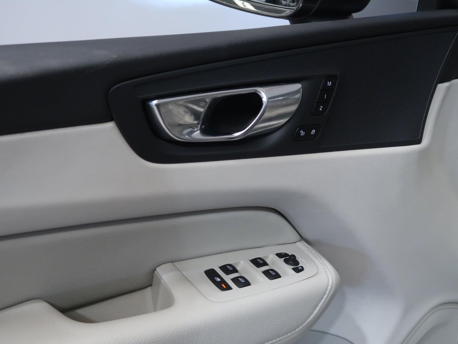 VOLVO XC60 2.6 T6 AWD RECHARGE INSCRIPTION 340CV 23