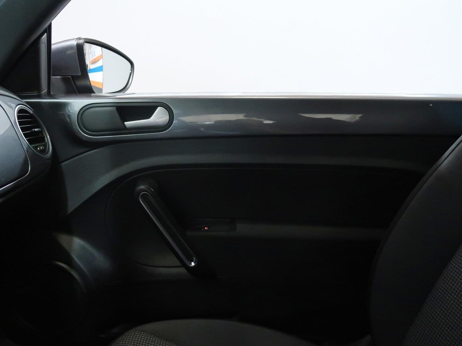 VOLKSWAGEN BEETLE DESIGN 2.0TDI 110CV 33 