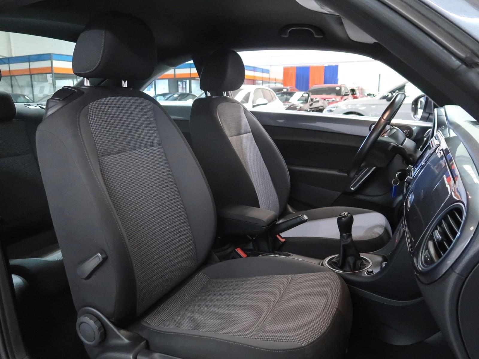 VOLKSWAGEN BEETLE DESIGN 2.0TDI 110CV 24 
