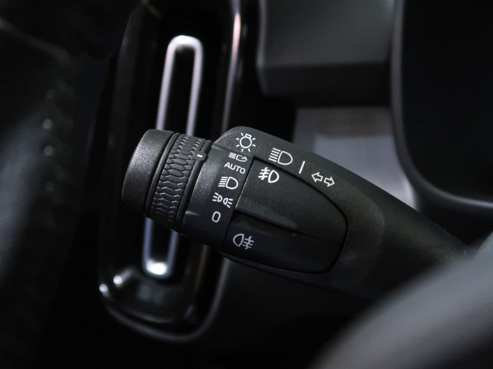 VOLVO XC40 R DESIGN RECHARGE 262CV 32 