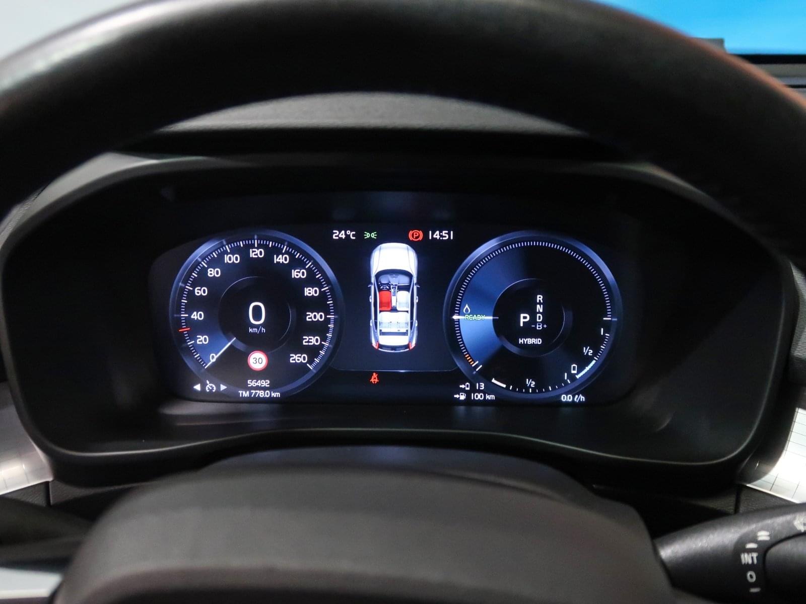 VOLVO XC40 R DESIGN RECHARGE 262CV 33 