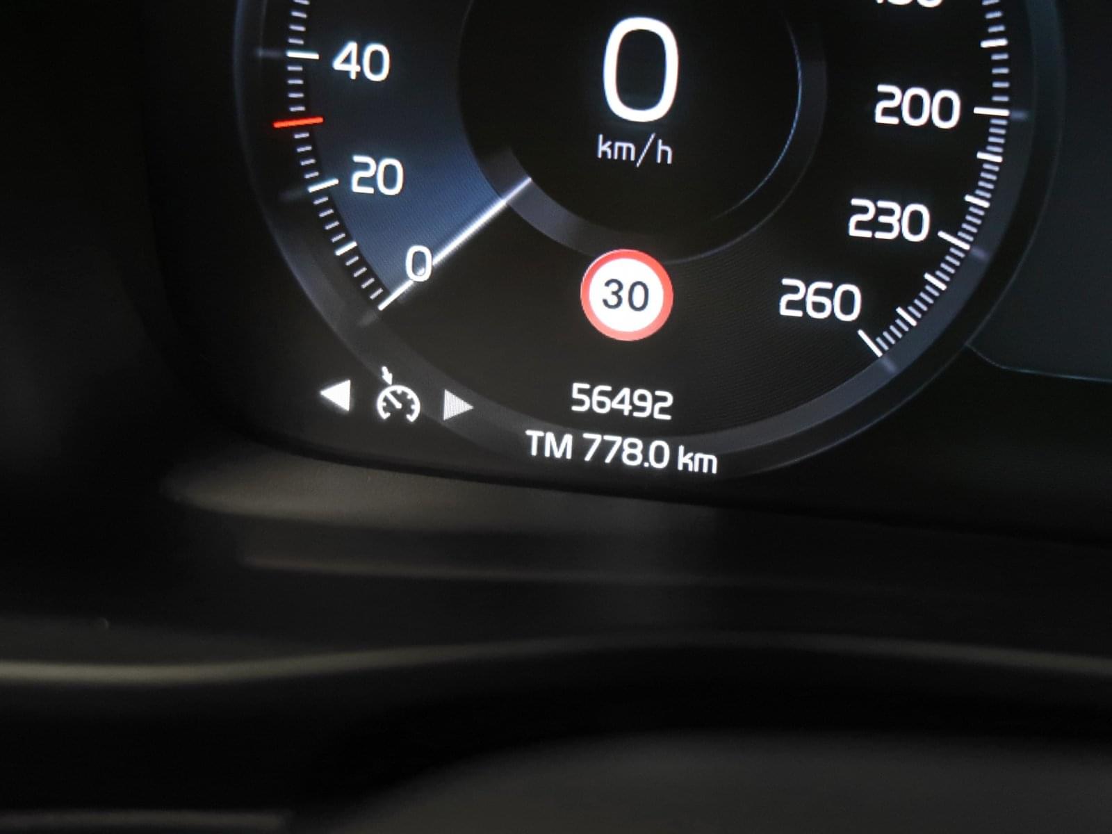 VOLVO XC40 R DESIGN RECHARGE 262CV 34 