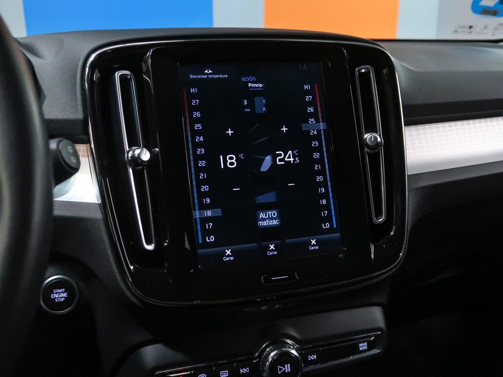 VOLVO XC40 R DESIGN RECHARGE 262CV 41 