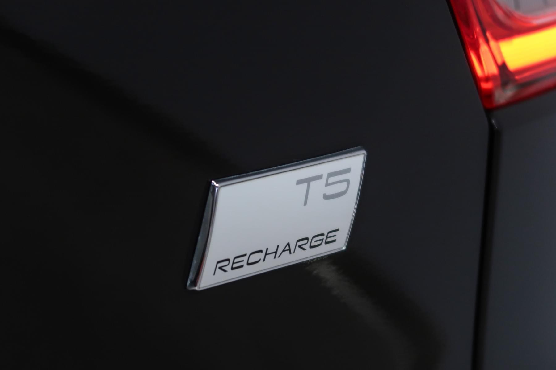 VOLVO XC40 R DESIGN RECHARGE 262CV 15 