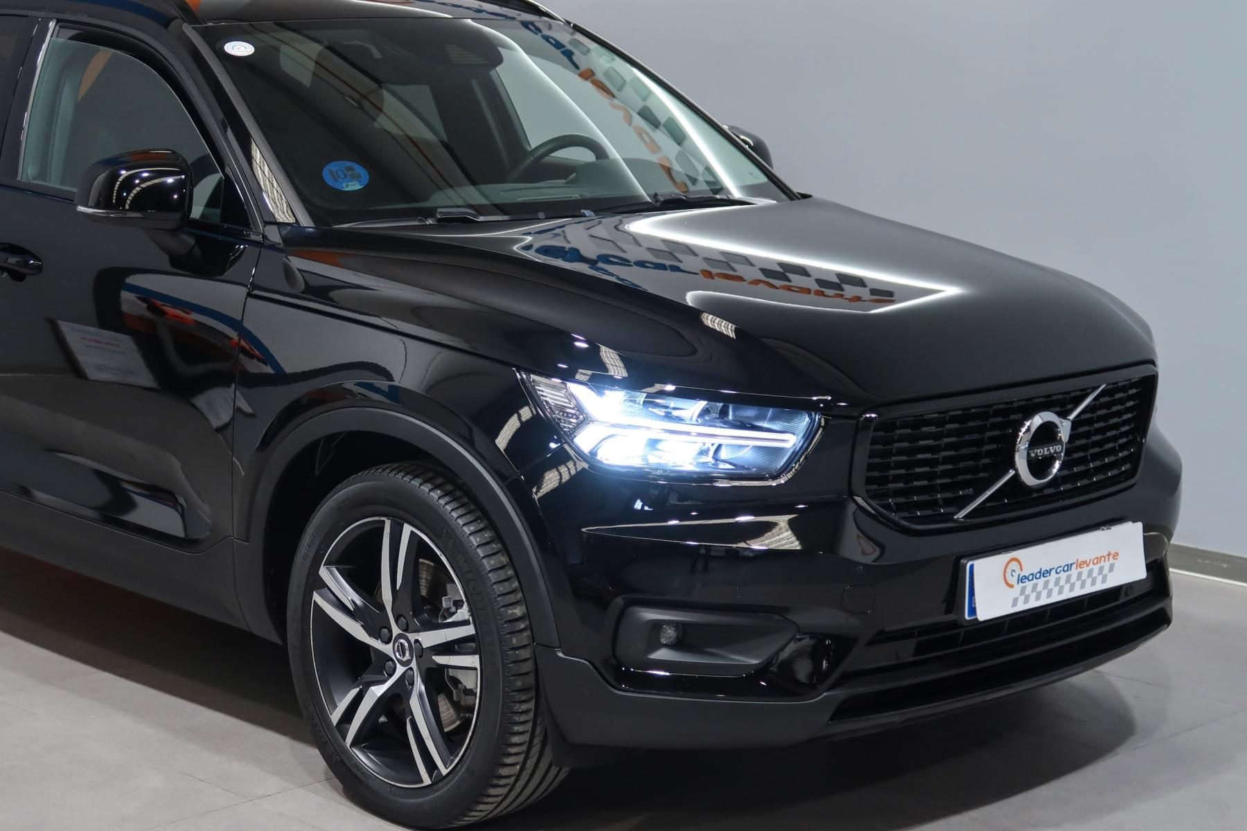 VOLVO XC40 R DESIGN RECHARGE 262CV 7 