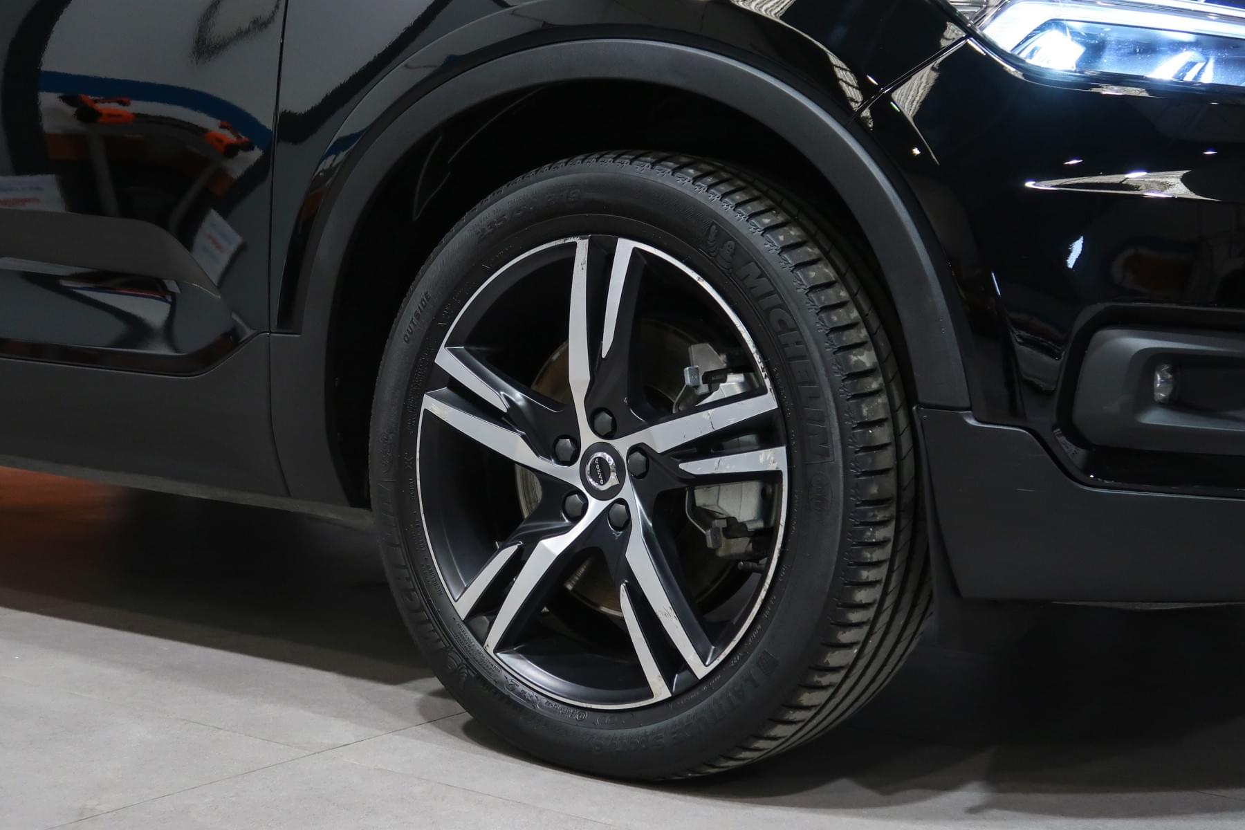 VOLVO XC40 R DESIGN RECHARGE 262CV 8 