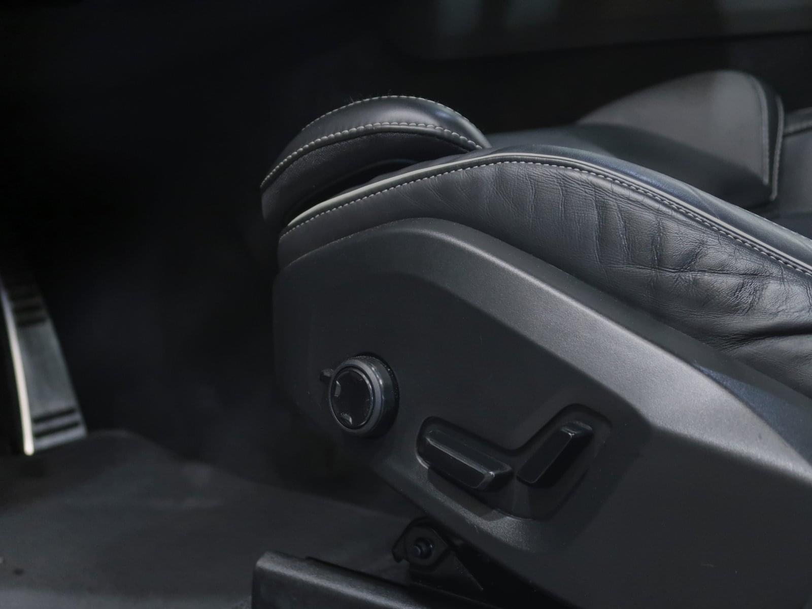 VOLVO XC60 2.0 T6 AWD RECHARGE R-DESIGN EXP AUTO 31