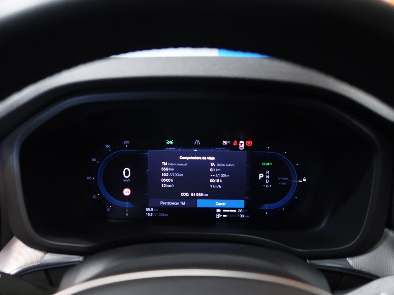 VOLVO XC60 2.0 T6 AWD RECHARGE R-DESIGN EXP AUTO 34