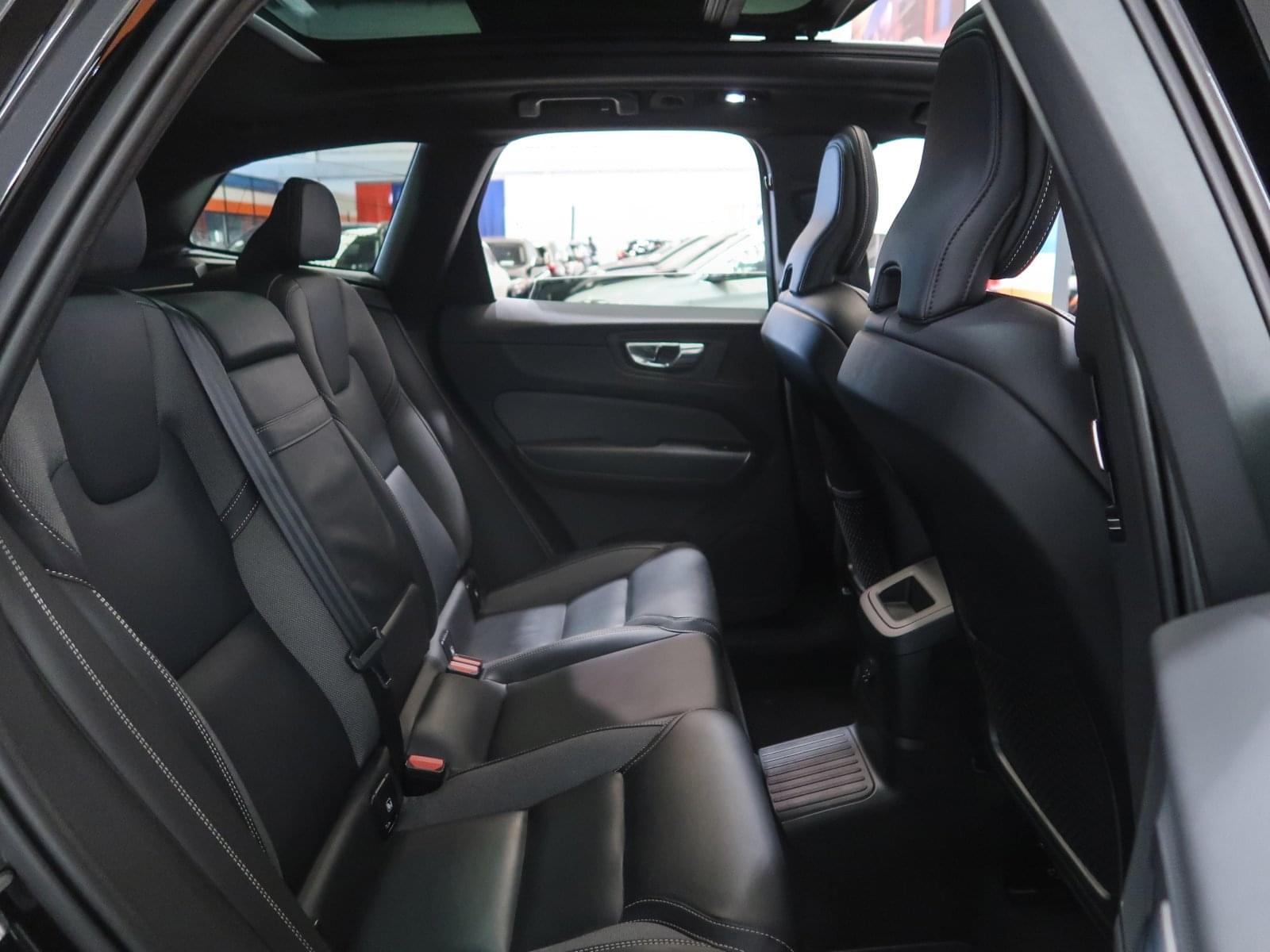 VOLVO XC60 2.0 T6 AWD RECHARGE R-DESIGN EXP AUTO 25