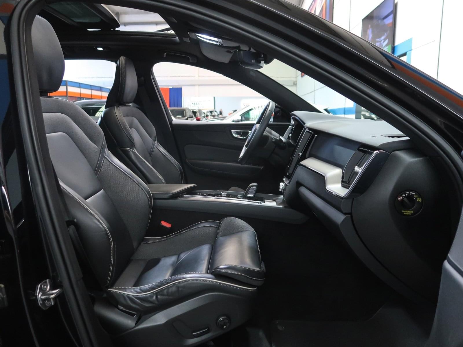 VOLVO XC60 2.0 T6 AWD RECHARGE R-DESIGN EXP AUTO 27