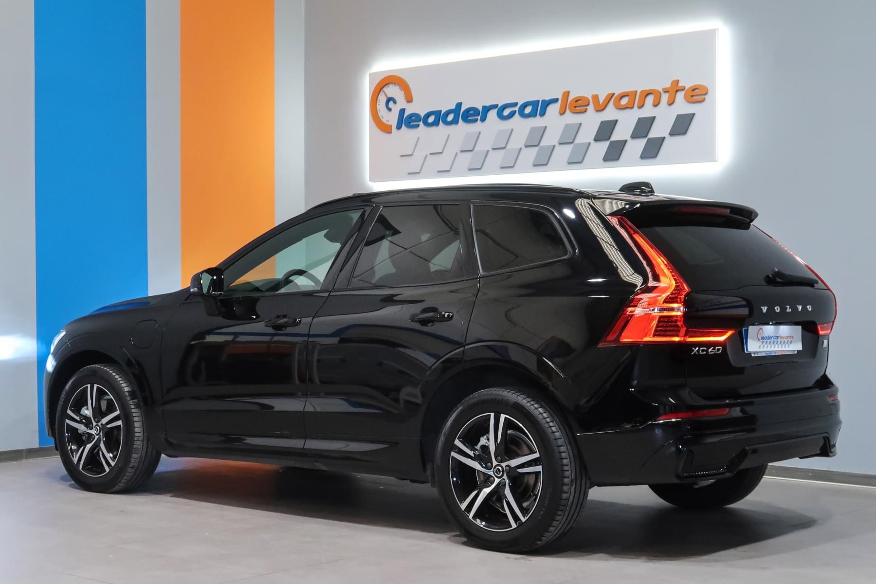 VOLVO XC60 2.0 T6 AWD RECHARGE R-DESIGN EXP AUTO 11